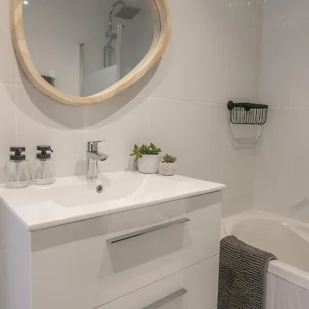 דירה Contemporary 1 Bed In Marina Park לאגוּ‏ש