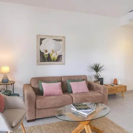 Contemporary 1 Bed In Marina Park דירה לאגוּ‏ש
